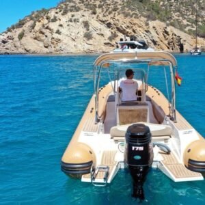 BOAT WITH LICENSE CAPELLI TEMPEST<h3> Price from: 480€ per boat</h3>