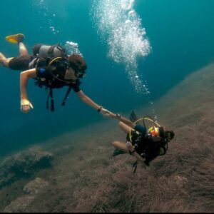 DISCOVER SCUBA DIVE<h3> Price from: 120€ per person</h3>