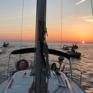 BOAT WITH CAPTAIN SUNSET<h3> Price from: 550€ per boat</h3>